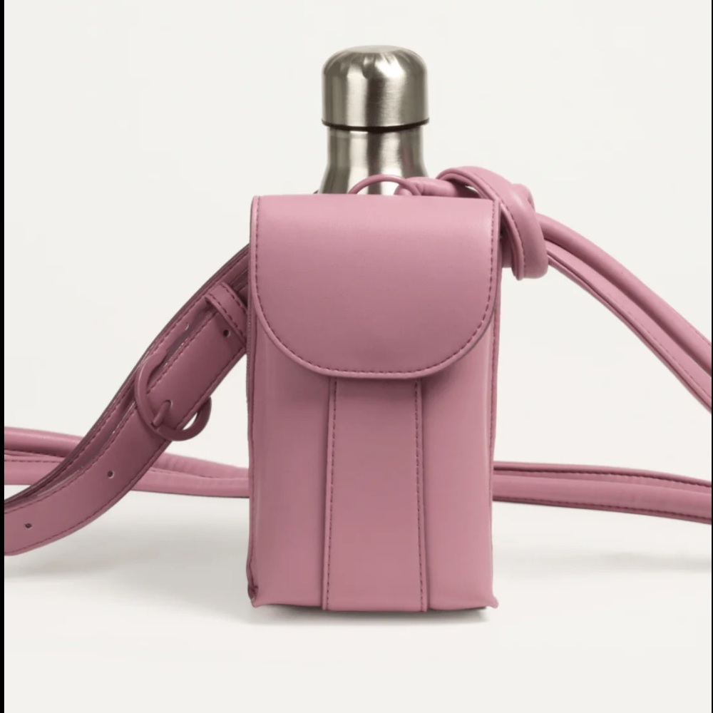 Create & Cultivate The Water Bottle Crossbody Pink